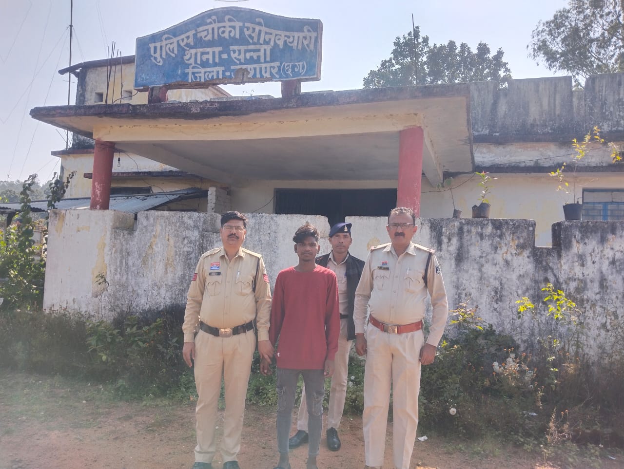 नाबालिक लड़की से शादी का झांसा देकर दुष्कर्म करने वाला फरार आरोपी आया पुलिस के गिरप्त में,ग्वालियर में जाकर छुपा था आरोपी,