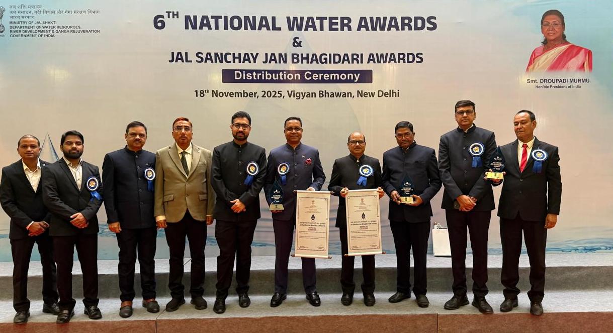 राष्ट्रीय सम्मान से देश में बढ़ा गरियाबंद का गौरव जिले को मिला एक करोड़ रूपये का पुरस्कार,महामहिम राष्ट्रपति श्रीमती द्रौपदी मुर्मु के हाथों पुरुस्कृत