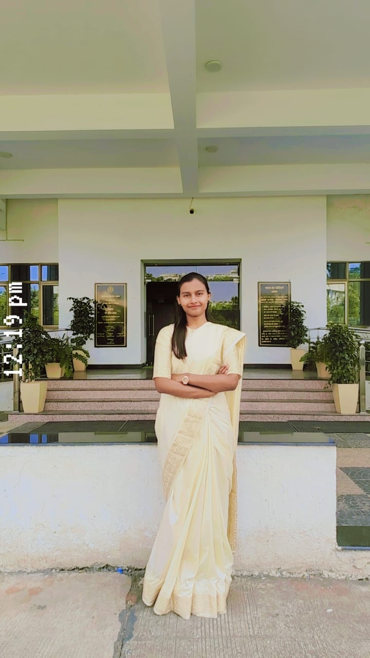 सीजीपीएससी 2024 में अनुसूचित जनजाति वर्ग में चंचल ने किया टॉप,जिले और विद्यालय का नाम की रोशन
