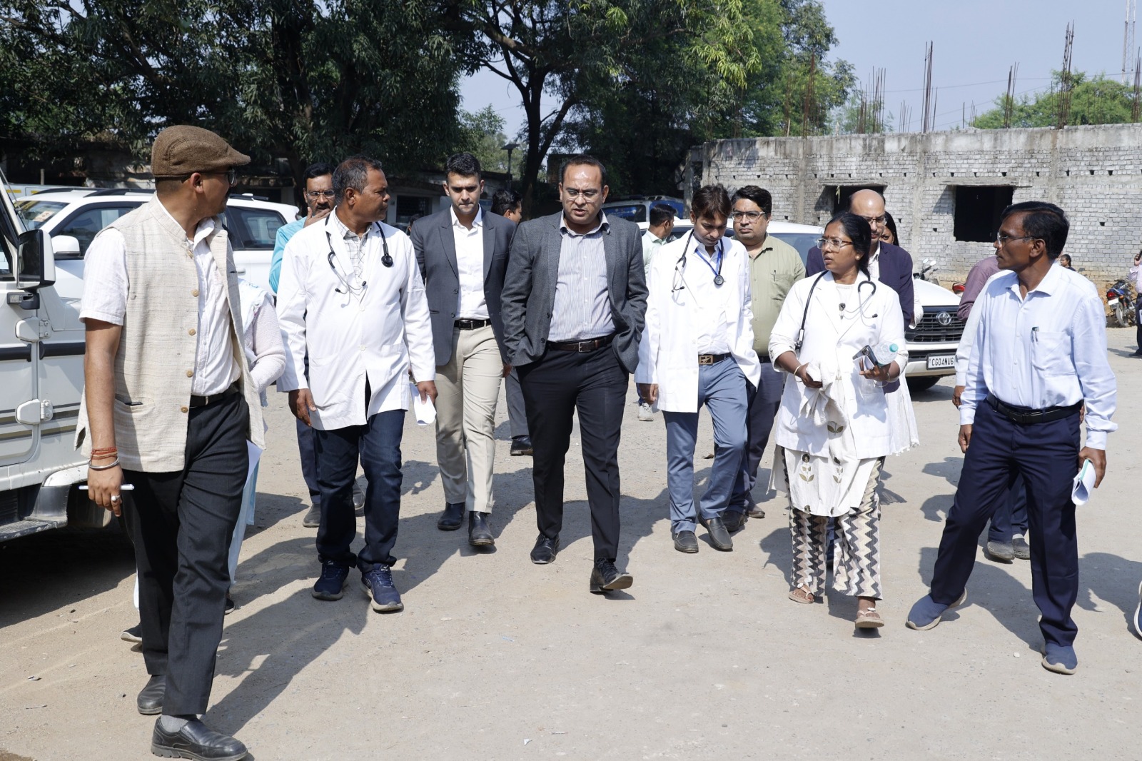 रायगढ़ : घरघोड़ा सामुदायिक स्वास्थ्य केन्द्र का प्रभारी सचिव ने किया निरीक्षण,बेहतर स्वास्थ्य सुविधाओं के लिए दिए आवश्यक निर्देश