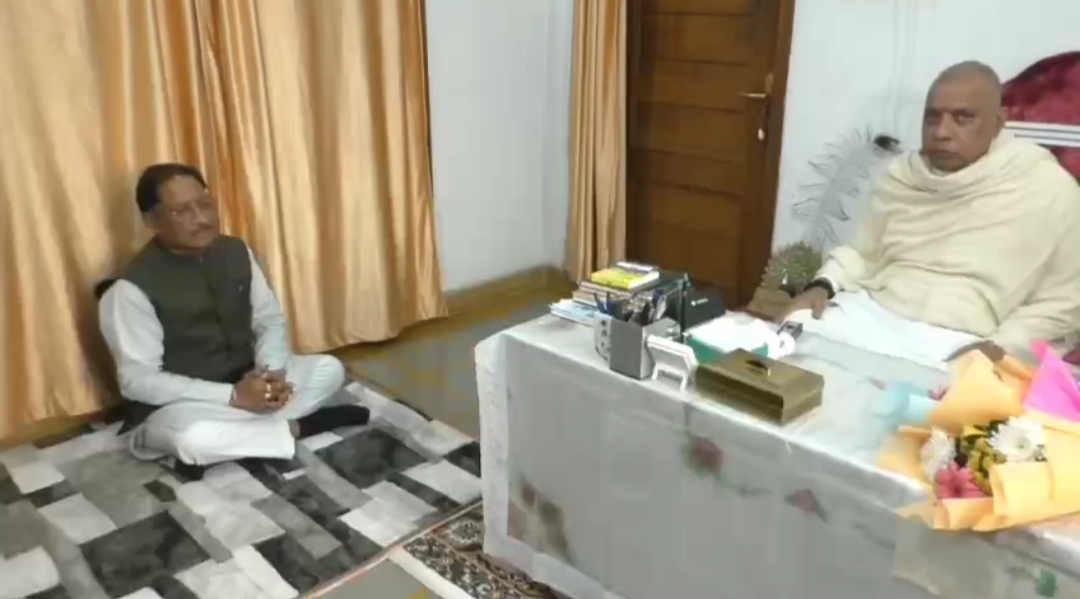 रायगढ़ के बनोरा स्थित अघोर गुरुपीठ में मुख्यमंत्री ने गुरु दर्शन कर प्रदेश की सुख, समृद्धि और खुशहाली की कामना,नव वर-वधु को सुखी दाम्पत्य जीवन के लिए दिया आशीर्वाद