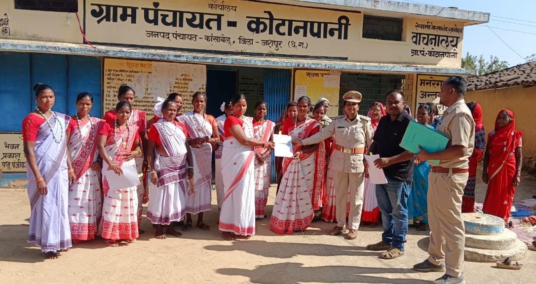 महिलाओं को आत्मनिर्भर बनाने वन विभाग की बड़ी पहल,महिला स्व-सहायता समूहों को जस्क्राफ्ट निर्माण हेतु 10 लाख की चक्रीय निधि प्रदान