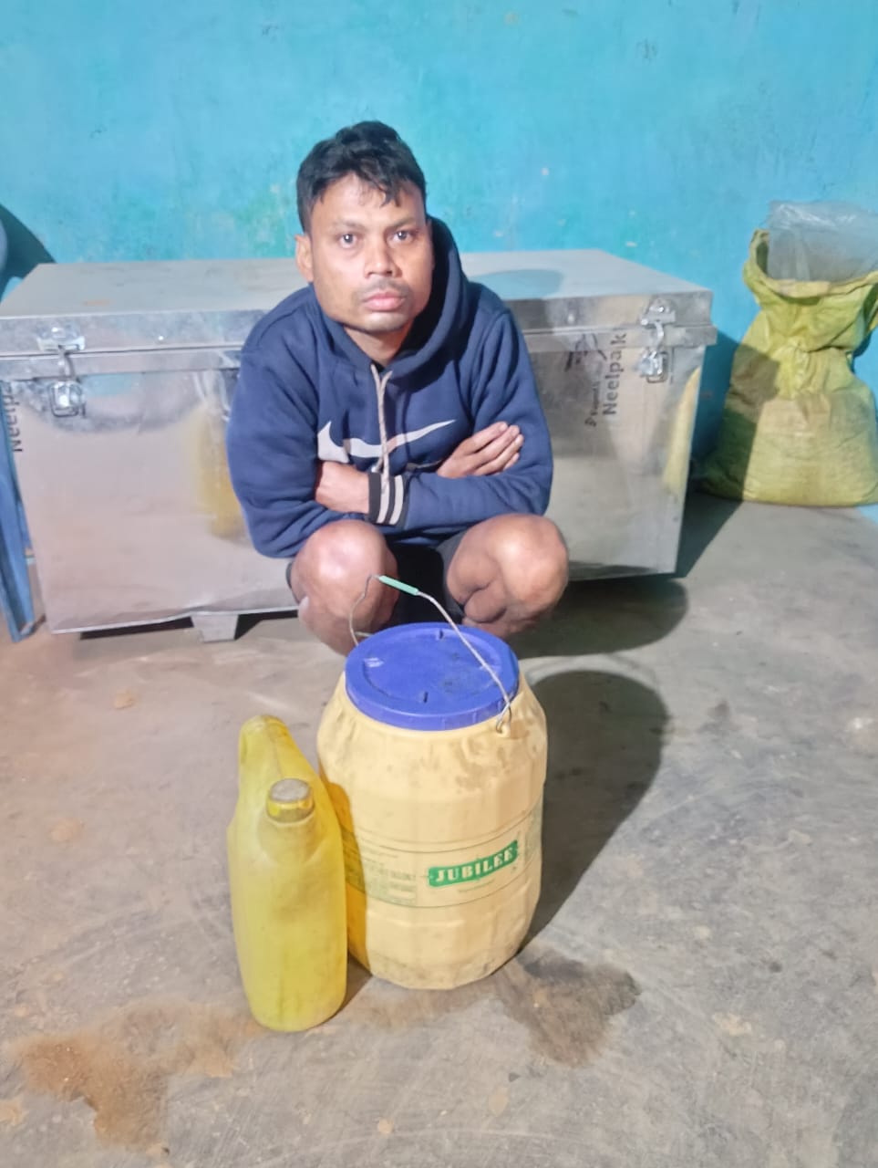 लालपुर में अवैध महुआ शराब पर आबकारी विभाग की बड़ी कार्रवाई,18.200 लीटर महुआ शराब जब्त, आरोपी गिरफ्तार