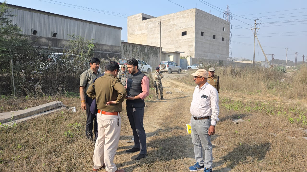 कलेक्टर ने शहर में विकास कार्यों का निरीक्षण कर नागरिक सुविधाओं के विस्तार और सुव्यवस्थित विकास पर अधिकारियों को दिए दिशा-निर्देश"