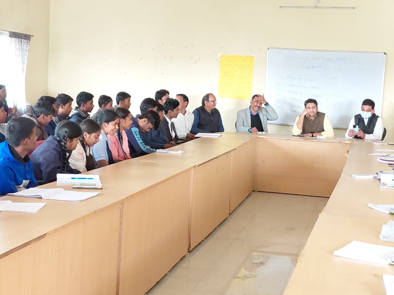 निरंतर मेहनत, अनुशासन और आत्मविश्वास से हर लक्ष्य प्राप्त किया जा सकता है &ndash; कलेक्टर,कक्षा 10वीं एवं 12वीं के मेधावी विद्यार्थियों के लिए तीन दिवसीय विशेष आवासीय कोचिंग शिविर आयोजित