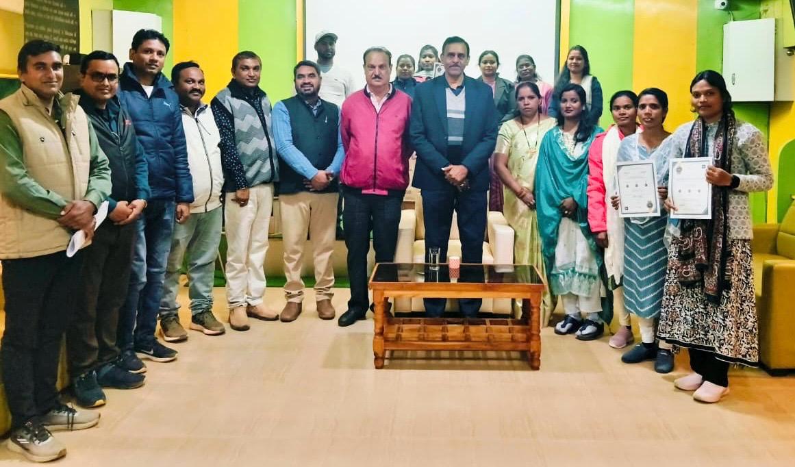 यशस्वी जशपुर के नेतृत्व में शिक्षा नवाचार की नई उड़ान, &lsquo;पोस्ट ऑफ द मंथ&rsquo; सम्मान से नवाचारी शिक्षकों को किया गया सम्मानित, विनोबा ऐप बना गुणवत्तापूर्ण शिक्षा का मजबूत आधार