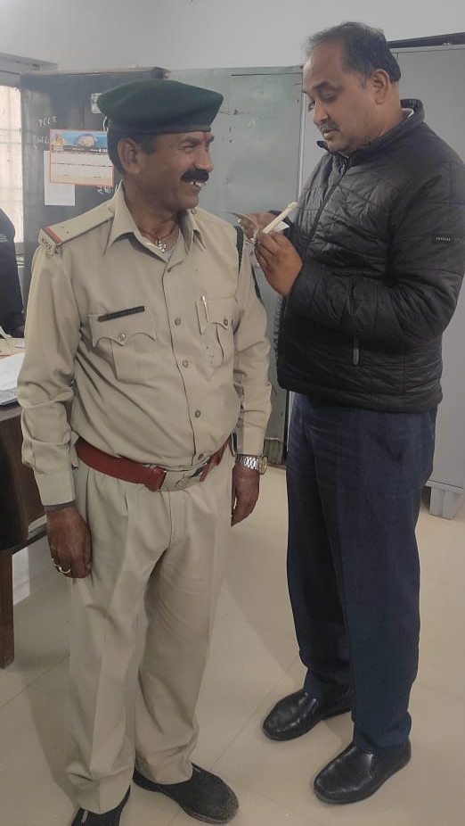 सेवानिवृत्ति से पहले सम्मान की सौगात: 10 वर्षों की निष्ठावान सेवा के बाद संजय गुप्ता को मिला वनपाल पद, वर्दी पर सजे सितारे