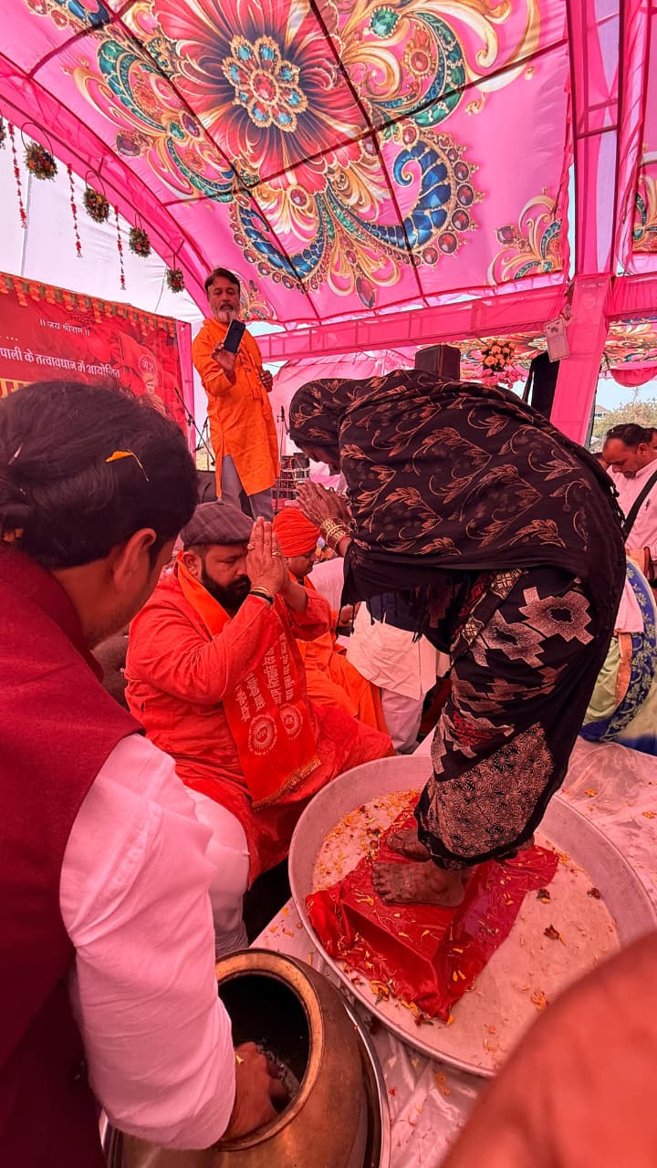 वैदिक मंत्रोच्चार, यज्ञ और संस्कारों के बीच सराईपाली में ऐतिहासिक घर वापसी : स्वामी सुमेधानंद वैदिक गुरुकुल में भव्य घर वापसी कार्यक्रम, प्रबल प्रताप सिंह जूदेव की उपस्थिति में 50 से अधिक परिवार पुनः सनातन परंपरा से जुड़े