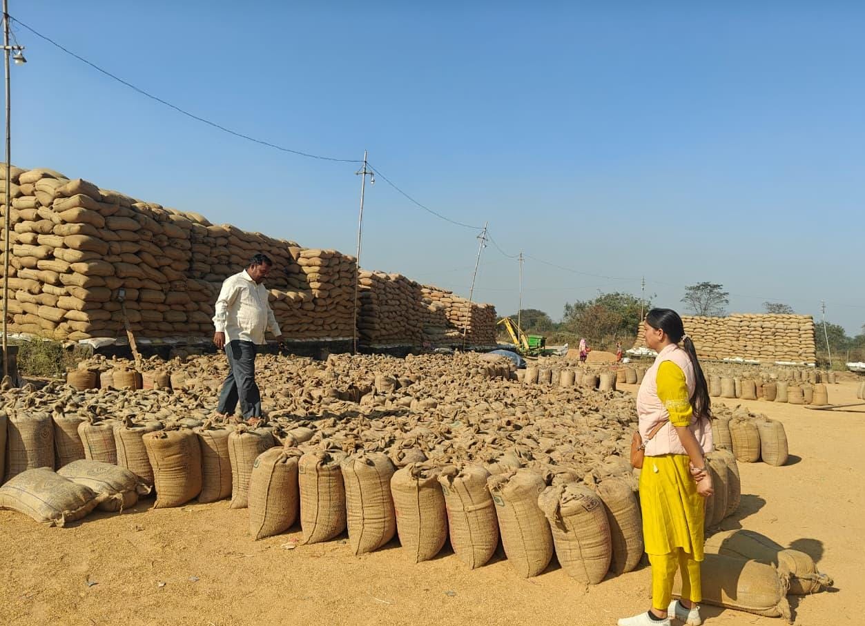 किसानों को भरोसा, प्रशासन की सख्ती और पारदर्शिता का असर &mdash; रायगढ़ में 4 लाख 18 हजार मीट्रिक टन से ज्यादा धान खरीदी