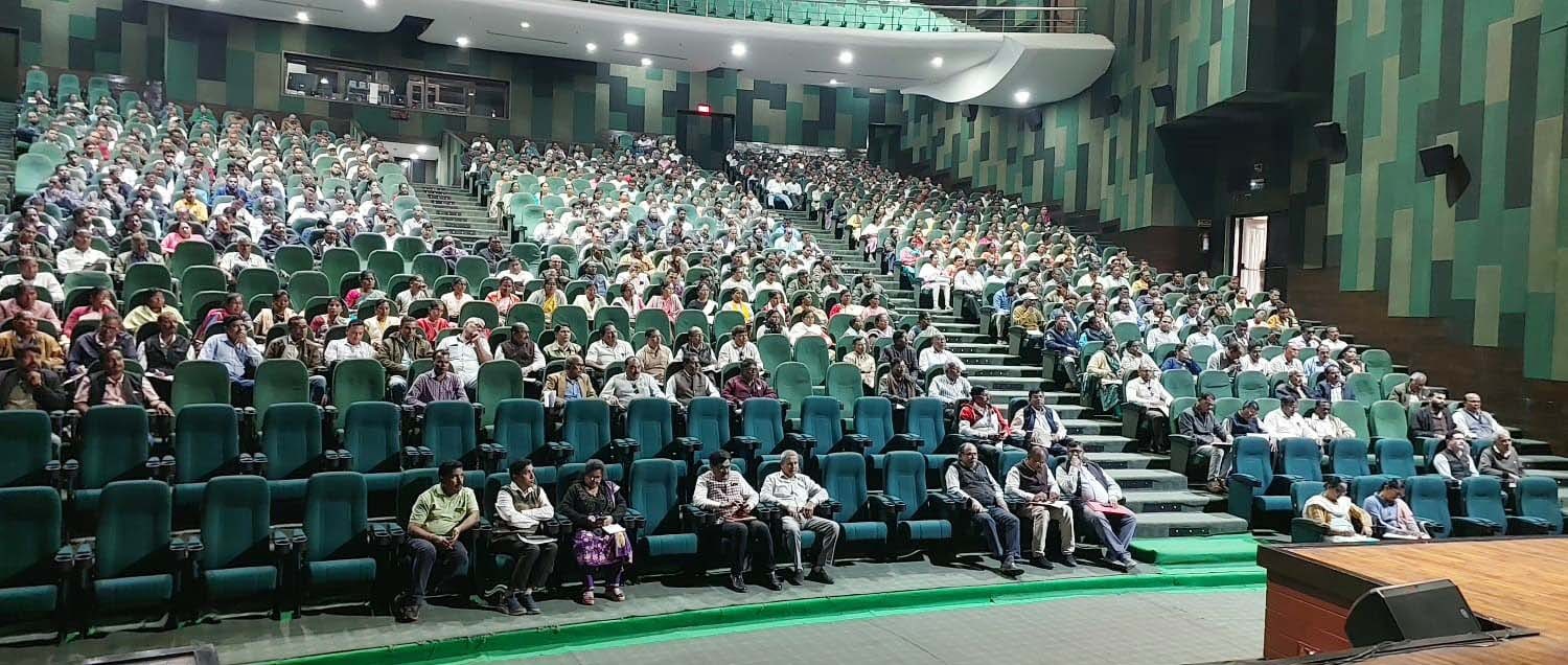 माध्यमिक शालाओं की शैक्षणिक गुणवत्ता पर फोकस, प्रधान पाठकों की जिला स्तरीय समीक्षा बैठक आयोजित,छात्रवृत्ति, एनएमएमएस एवं बोर्ड परीक्षा सुधार पर दिए गए सख्त निर्देश