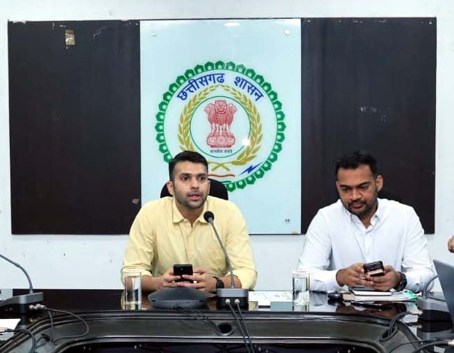 खनिज परिवहन कर रहे सभी वाहनों पर तिरपाल व रेडियम रिफ्लेक्टर अनिवार्य,अवैध परिवहन पर बढ़ी पेनाल्टी, ओवरलोड वाहनों पर होगी कड़ी कार्रवाई