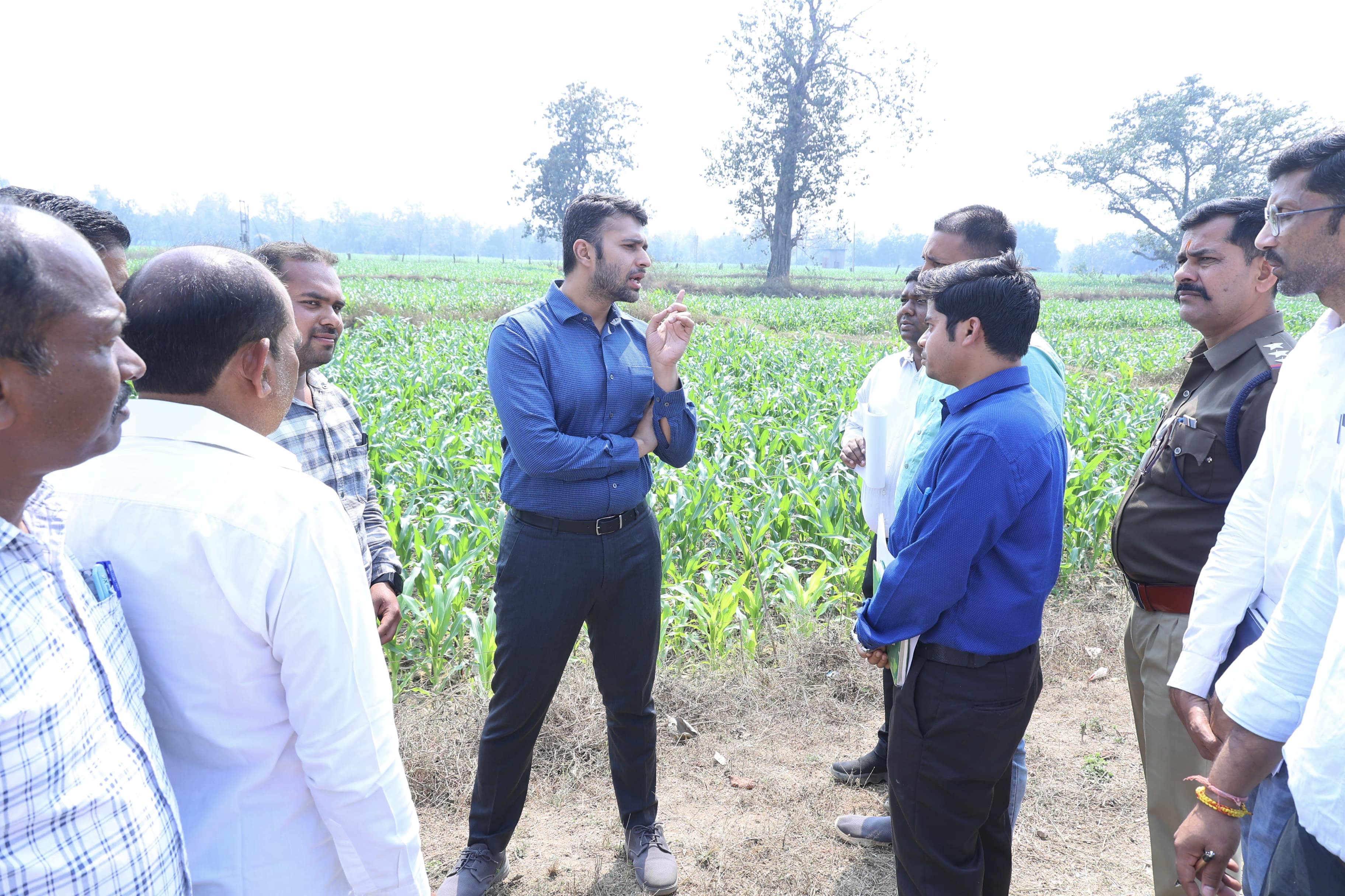 जिले में ग्रीष्मकालीन धान की जगह मक्का-उड़द की खेती की ओर किसानों का बढ़ता रुझान, कलेक्टर मयंक चतुर्वेदी ने कृषि विभाग को आय बढ़ाने के लिए ठोस कार्ययोजना बनाने के दिए सख्त निर्देश