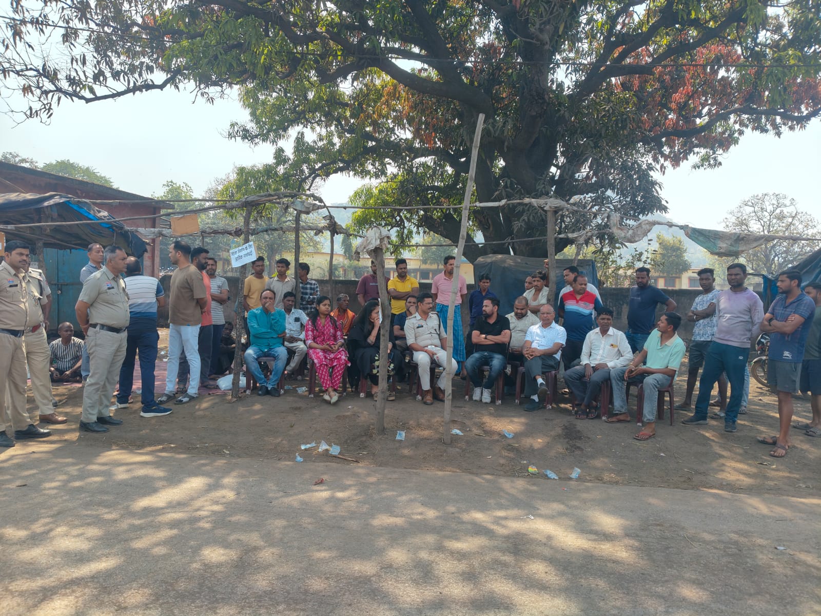 बिना अनुमति सड़क जाम कर आंदोलन करने वालों पर पुलिस का शिकंजा, सराईपाली मामले में 3 नामजद समेत 15 लोगों पर मामला दर्ज