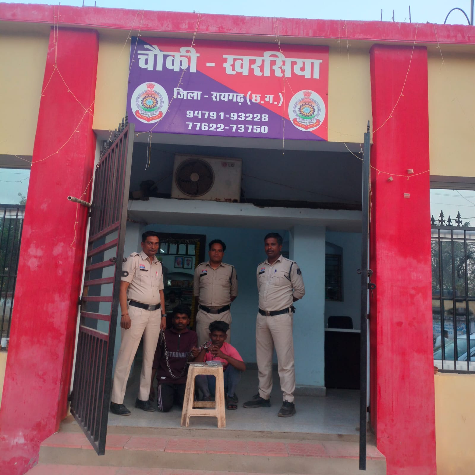 जेल से जमानत पर छूटते ही फिर पहुंचा मंदिर में चोरी करने, खरसिया पुलिस ने जैन मंदिर की दानपेटी तोड़कर रुपए उड़ाने वाले दो शातिर आरोपियों को दबोचा