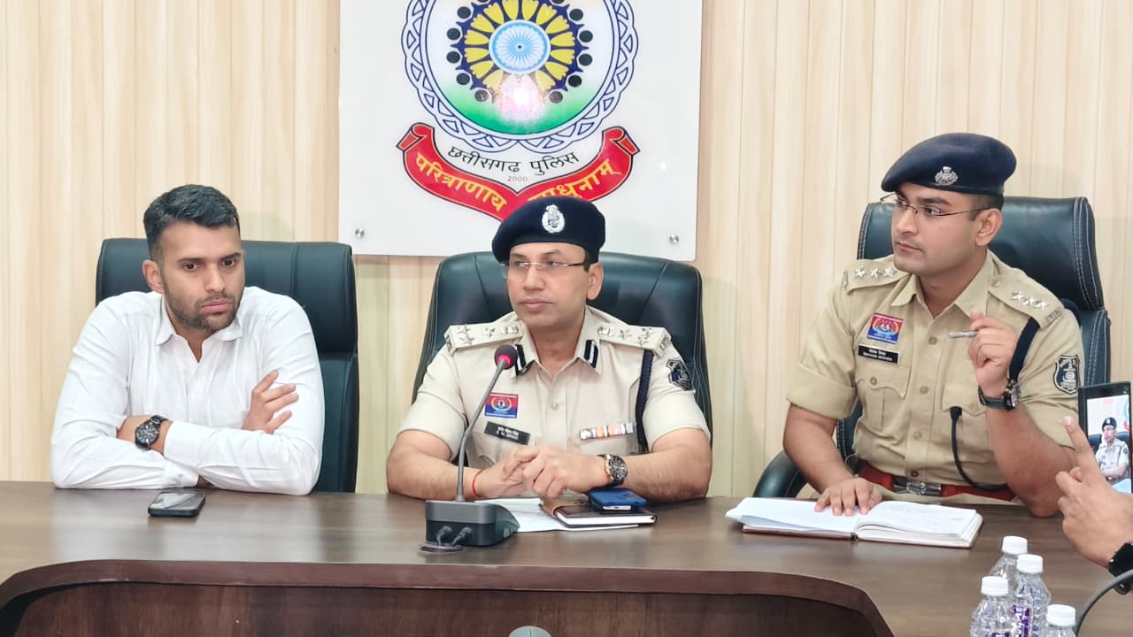 72 घंटे में अफीम माफिया पर ताबड़तोड़ प्रहार: रायगढ़ प्रशासन की बड़ी कार्रवाई से उजागर हुआ करोड़ों का काला खेल,60 हजार से ज्यादा अफीम पौधे जब्त, मुख्य आरोपी गिरफ्तार ,ड्रोन सर्वे से गांव-गांव में मची दहशत