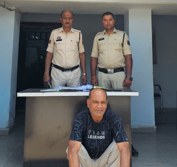 ऑपरेशन अंकुश :&nbsp; पुलिस का जुआ-सट्टा माफिया पर बड़ा एक्शन, 5 आरोपी गिरफ्तार, 4 मोबाइल और 19 हजार से ज्यादा नगदी जब्त