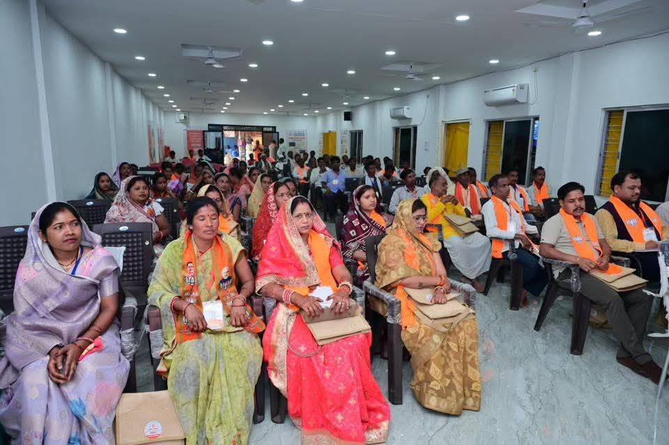 प्रशिक्षण से सशक्त संगठन, विचार से मजबूत कार्यकर्ता: कांसाबेल में दो दिवसीय महाभियान का भव्य समापन, गोमती साय ने गिनाईं सरकार की उपलब्धियां&mdash;&lsquo;जनकल्याण, विकास और विश्वास ही हमारी पहचान&rsquo;&rdquo;