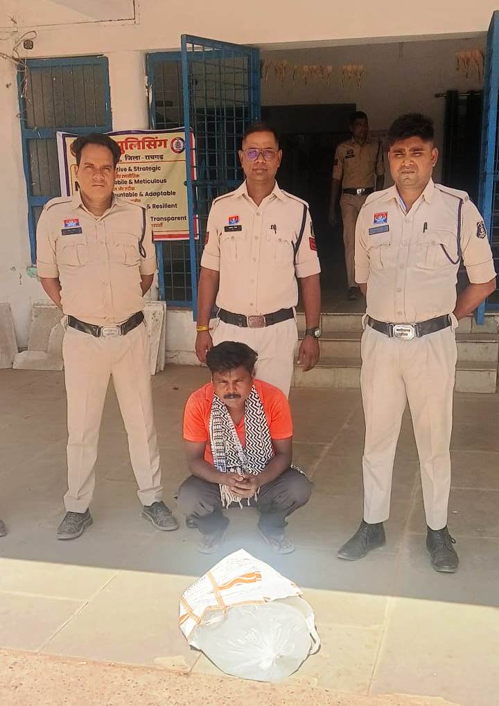 पुलिस की सख्ती से हड़कंप &mdash; ग्राम छपोरा में अवैध शराब भट्टी तोड़ी गई, धनागर में 50 डिब्बों में भरा महुआ पास नष्ट, बाघाडोला से 12 लीटर शराब के साथ आरोपी गिरफ्तार