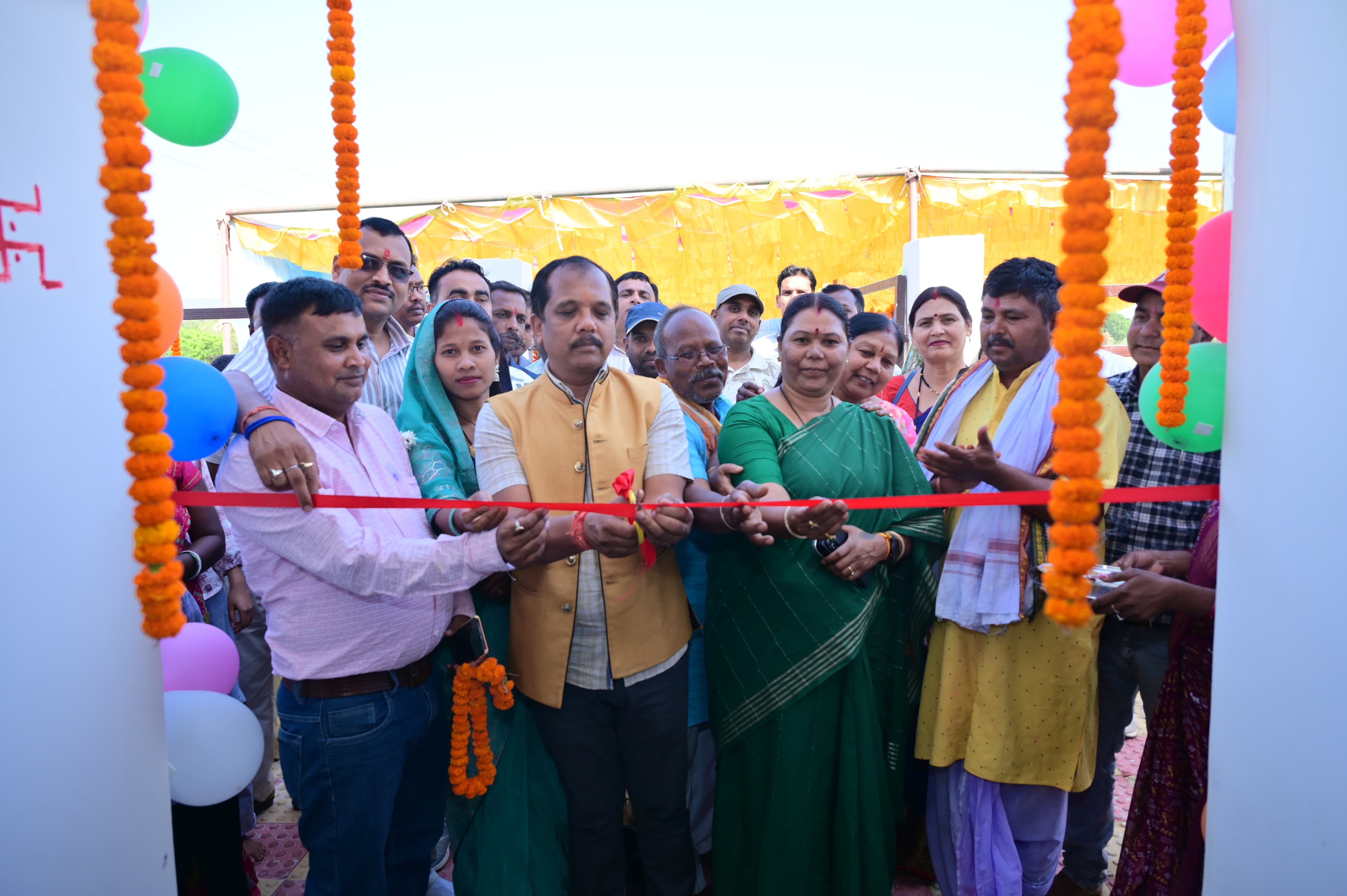 &ldquo;नारी शक्ति को मिला सशक्त मंच&rdquo; कुर्रोग में &lsquo;महतारी सदन&rsquo; का भव्य लोकार्पण, विधायक गोमती साय और जिला पंचायत अध्यक्ष सालिक साय ने दी विकास को नई दिशा