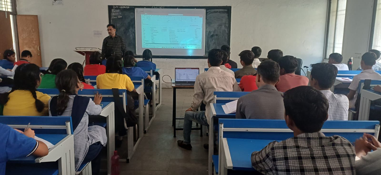 प्रयास विद्यालय में करियर गाइडेंस कार्यक्रम, मेडिकल क्षेत्र की संभावनाओं से रूबरू हुए विद्यार्थी