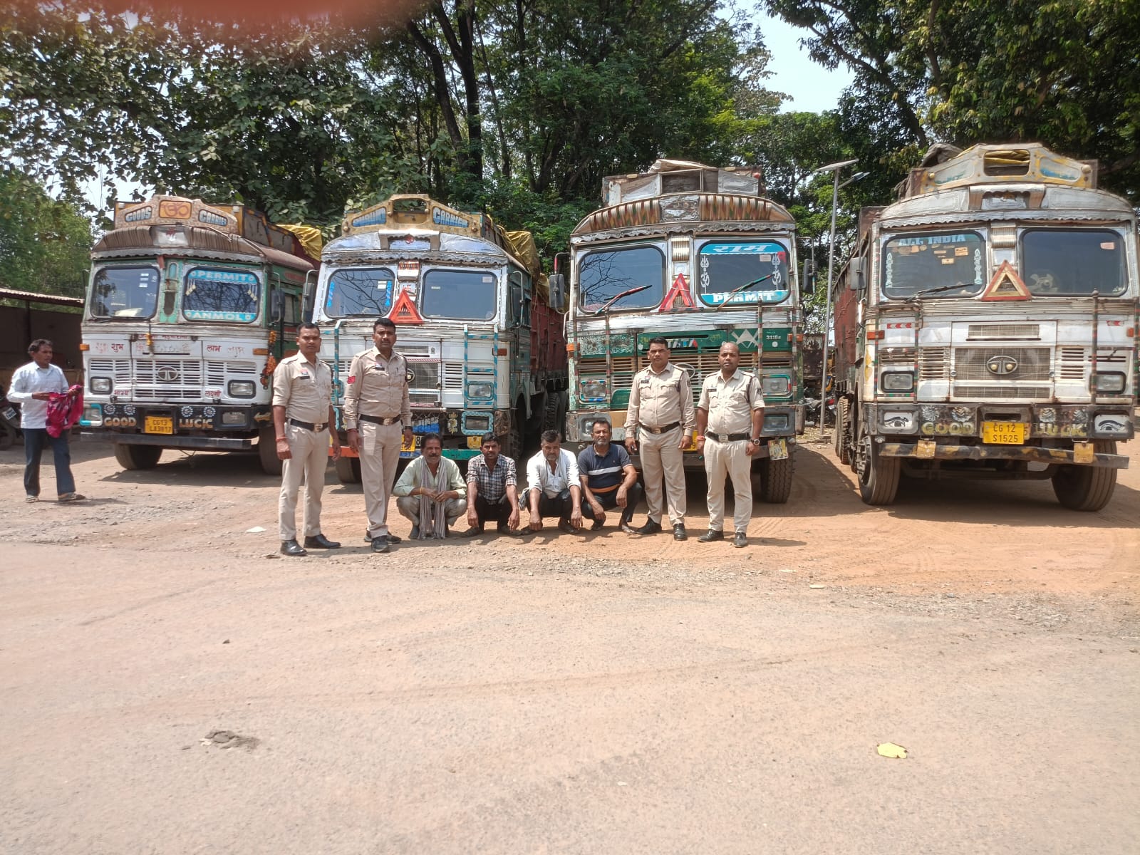 छाल पुलिस की सख्त नाकेबंदी में खुला अवैध स्क्रैप नेटवर्क का राज, 81 टन से ज्यादा कबाड़ सहित 4 ट्रक जब्त, दस्तावेज विहीन परिवहन पर बड़ी कार्रवाई