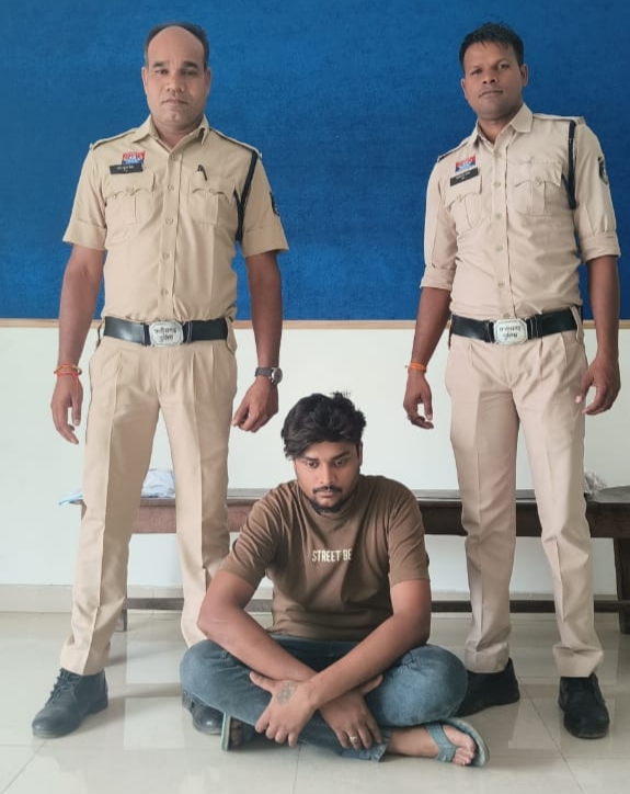&ldquo;ऑपरेशन मुस्कान की बड़ी सफलता: जूटमिल पुलिस की त्वरित कार्रवाई से लापता नाबालिग बालिका सकुशल दस्तयाब, चंद्रपुर से आरोपी गिरफ्तार&mdash;पॉक्सो एक्ट में कड़ी कार्रवाई