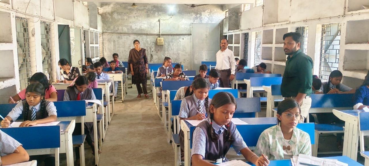 प्रयास आवासीय विद्यालय प्रवेश परीक्षा में छात्राओं ने दिखाई शानदार भागीदारी, 79.11 प्रतिशत उपस्थिति के साथ शांतिपूर्ण ढंग से संपन्न हुई परीक्षा