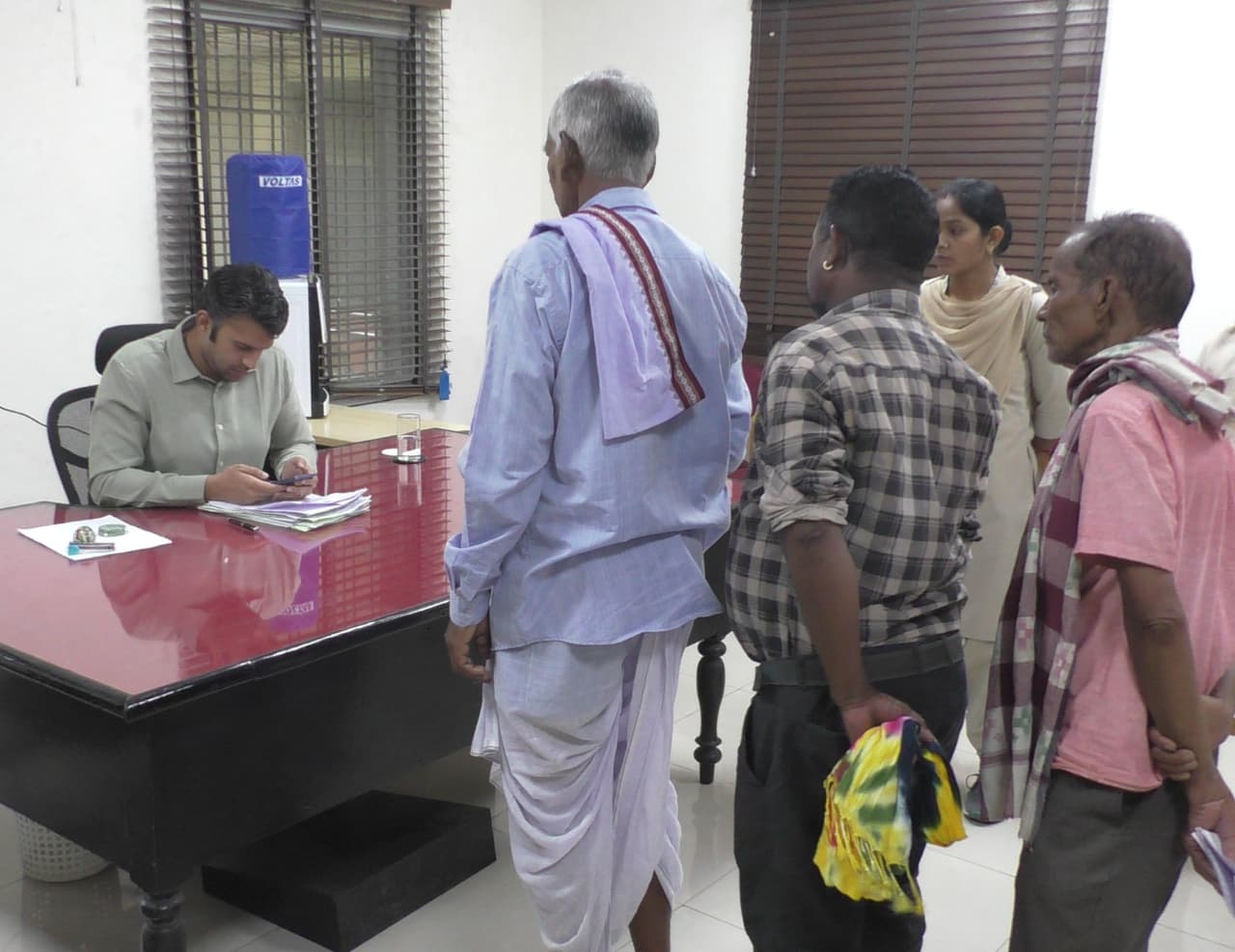 जनदर्शन में जनता की आवाज पर एक्शन मोड में दिखे कलेक्टर मयंक चतुर्वेदी, गबन से लेकर अतिक्रमण और पेयजल संकट तक हर शिकायत पर सख्त कार्रवाई के दिए निर्देश
