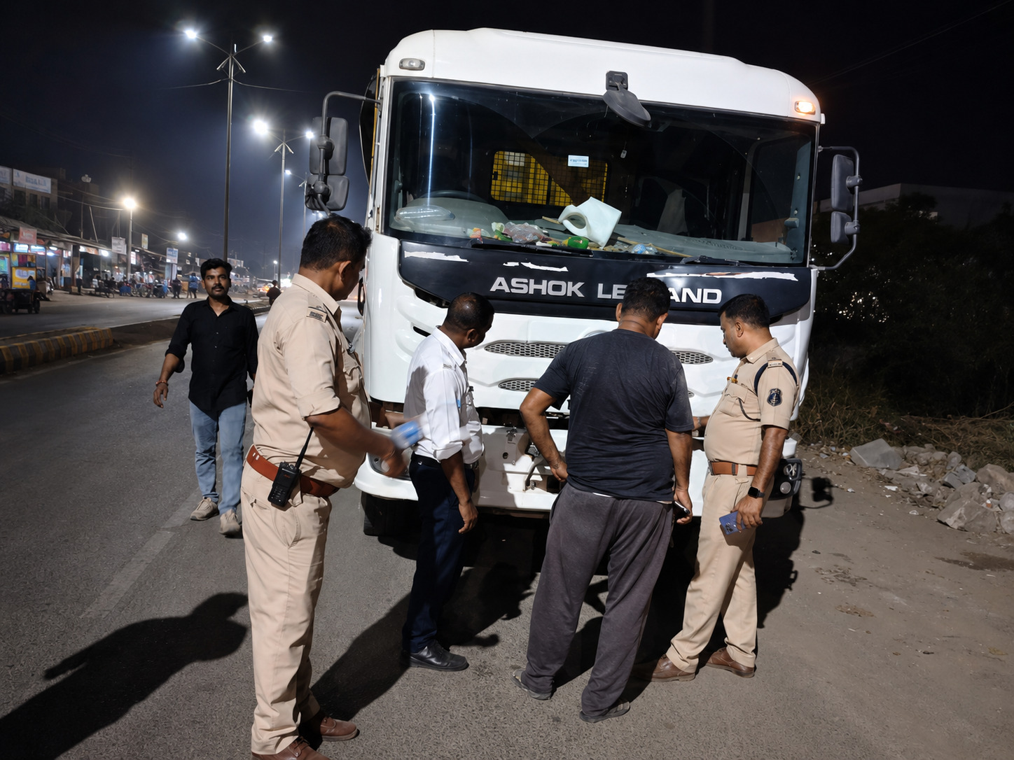 रायगढ़ में ट्रैफिक नियम तोड़ने वालों पर पुलिस का अब तक का सबसे बड़ा शिकंजा, एक दिन में 120 वाहनों पर कार्रवाई कर वसूला गया ₹1 लाख 51 हजार 700 का जुर्माना, हाईवे से लेकर शहर के चौक-चौराहों तक चला सघन चेकिंग अभियान