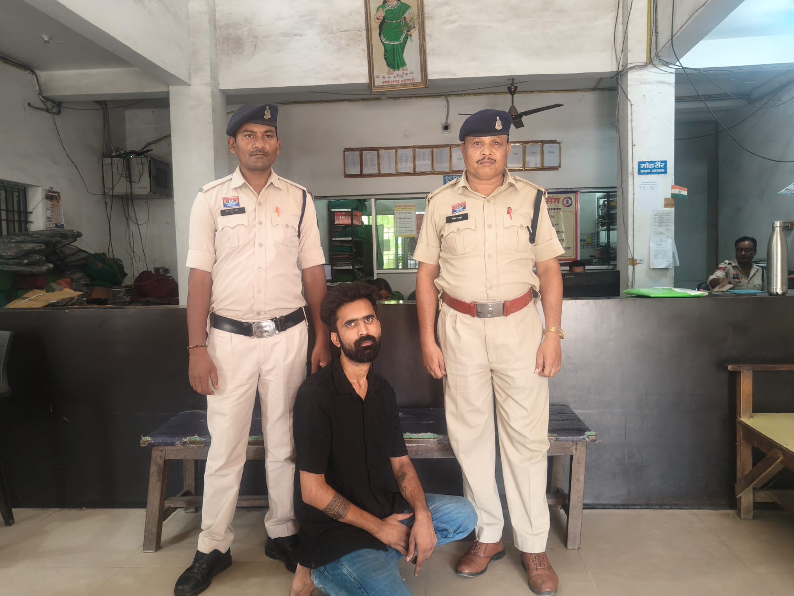 दो साल से फरार &lsquo;सन्नी सरदार&rsquo; आखिरकार पुलिस के शिकंजे में, हत्या के प्रयास के चर्चित मामले में ऑपरेशन क्लीन हंट की बड़ी कामयाबी, साथी पहले ही पा चुके हैं 10-10 साल की सजा