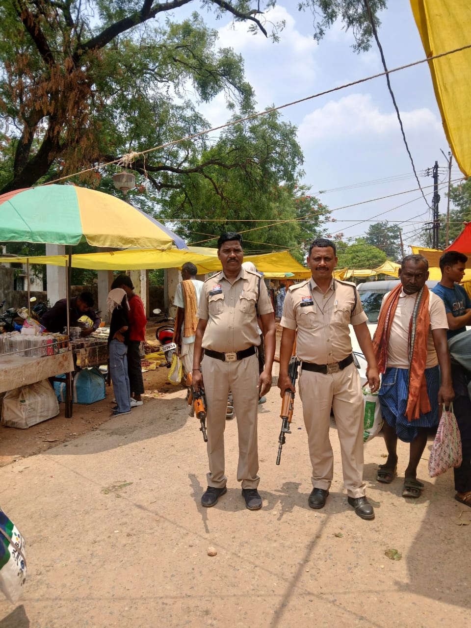लैलूंगा हाट में झपटमारी करने वाला अंतरजिला गिरोह चढ़ा पुलिस के हत्थे, महिला जवान की सतर्कता से खुला लाखों की वारदातों का राज