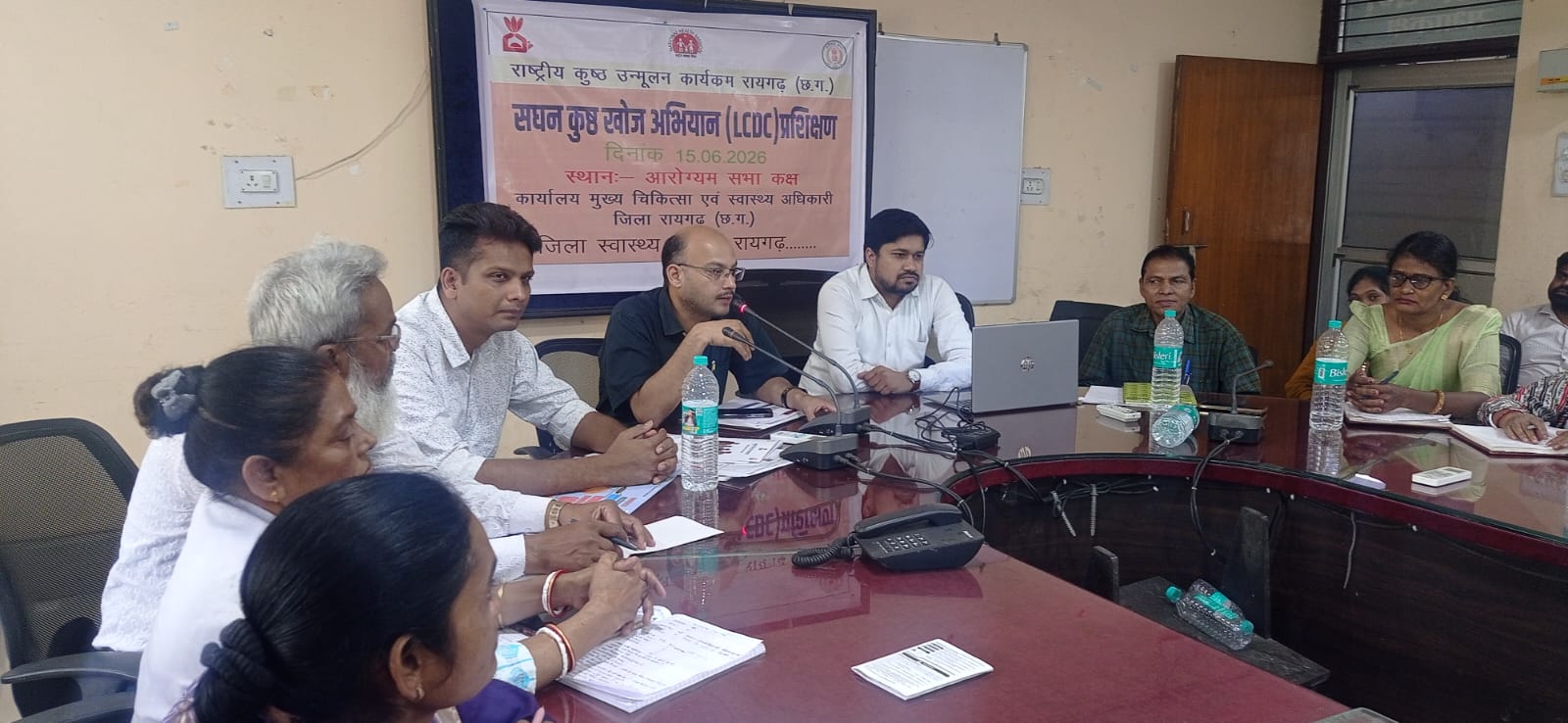 कलेक्टर के निर्देश पर स्वास्थ्य विभाग की प्रशिक्षित टीमें पूरे जिले में करेंगी डोर-टू-डोर सर्वे, संदिग्ध मरीजों की होगी त्वरित पहचान और निःशुल्क उपचार
