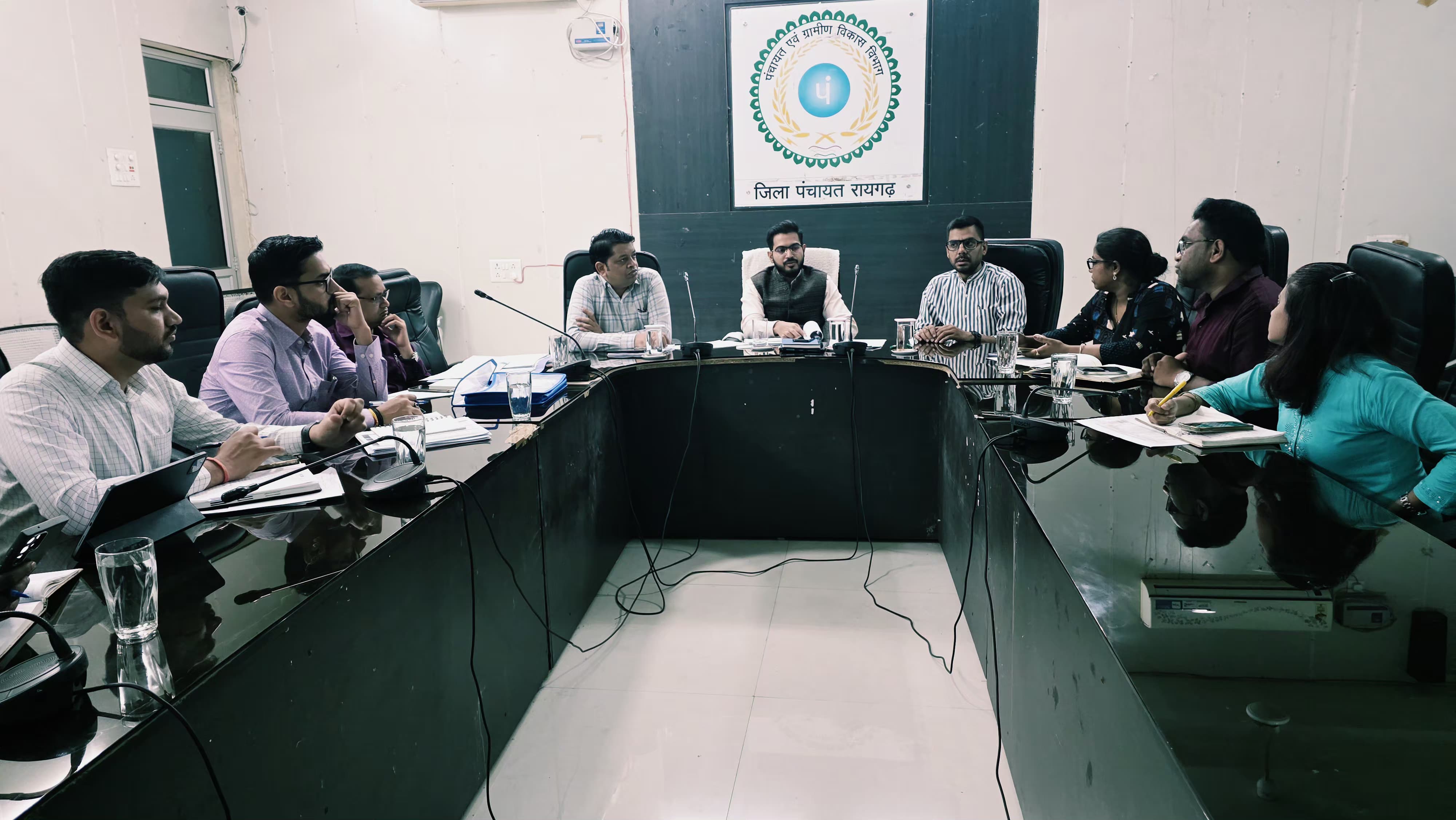 जिला पंचायत रायगढ़ में योजनाओं की प्रगति पर हुई उच्चस्तरीय विस्तृत समीक्षा बैठक, प्रधानमंत्री आवास से लेकर मनरेगा तक तेज़ी लाने के सख्त निर्देश