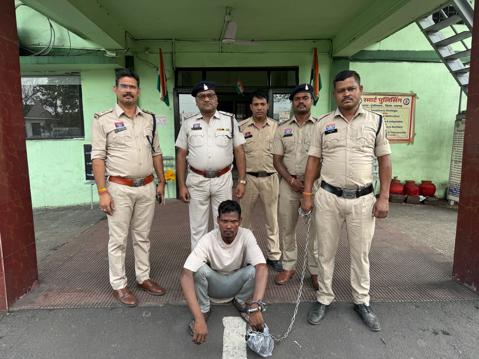 शक और हत्या का खौफनाक राज: 72 घंटे में रायगढ़ पुलिस ने सुलझाया ब्लाइंड मर्डर, प्रेमी निकला कातिल; पहचान मिटाने शव को पेट्रोल डालकर जलाया