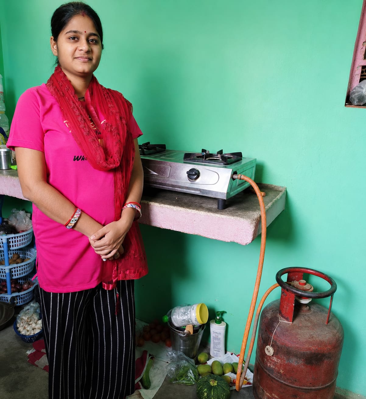 सीएम हेल्पलाइन से मिली त्वरित राहत, लैलूंगा की भगवती चंद्रा को मिला उज्ज्वला योजना का गैस कनेक्शन