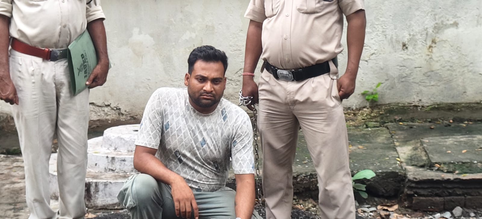 शादी का झांसा देकर महिला से दुष्कर्म, लाखों के भरोसे का किया सौदा&hellip; पैसे-गहने हड़पने वाला आरोपी ट्रेलर चलाते समय गिरफ्तार