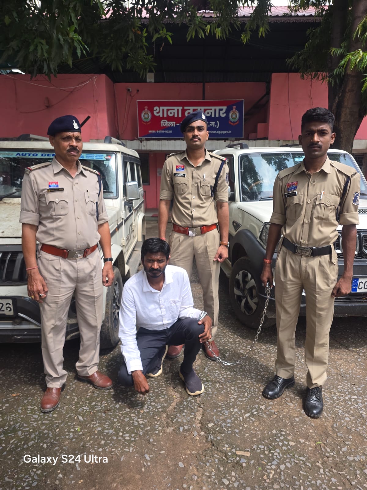 वाहन कारोबार और जमीन दलाली की आड़ में 1.10 करोड़ से ज्यादा की महाठगी का खुलासा, रायगढ़ पुलिस ने मास्टरमाइंड को दबोचा; 44 लाख की शिकायत से खुला करोड़ों का खेल, स्कॉर्पियो-बोलेरो जब्त, कई और पीड़ित सामने आए