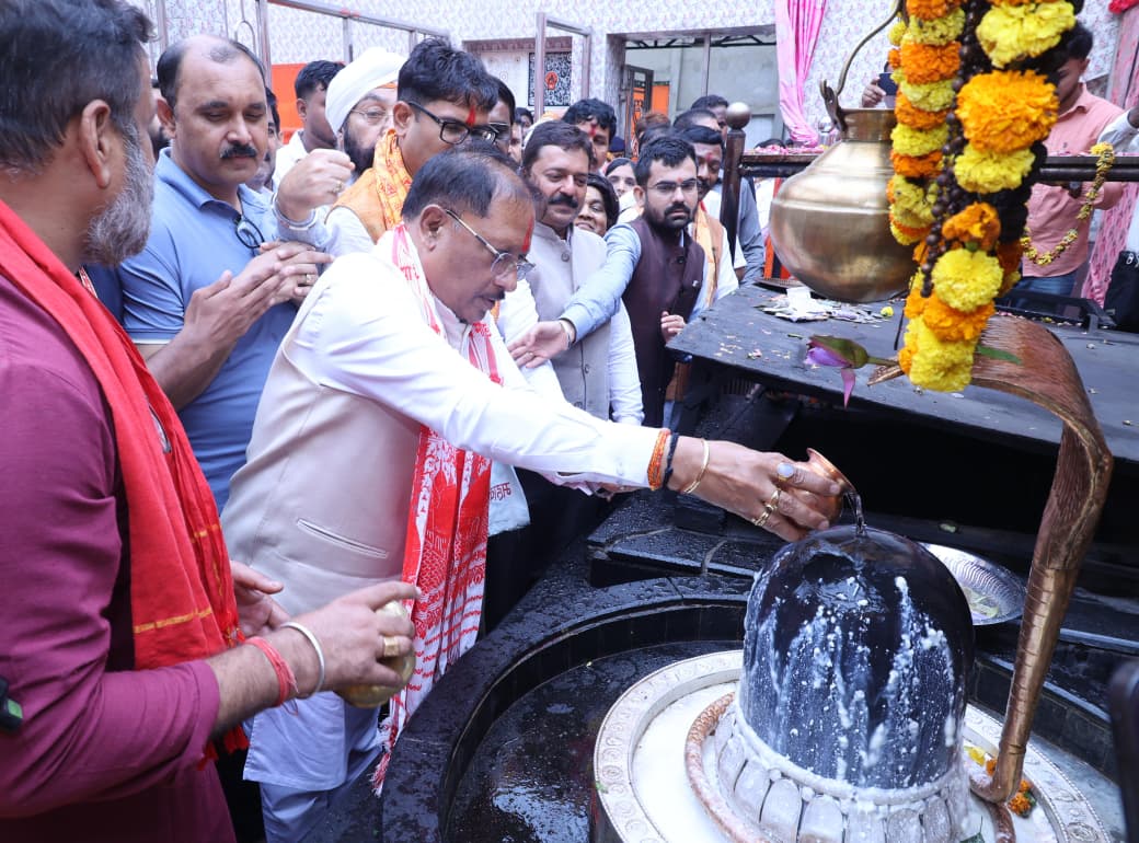गुरु पूर्णिमा पर सत्यनारायण बाबा धाम पहुंचे मुख्यमंत्री विष्णु देव साय, भोलेनाथ की पूजा कर प्रदेशवासियों के सुख-समृद्धि की कामना की