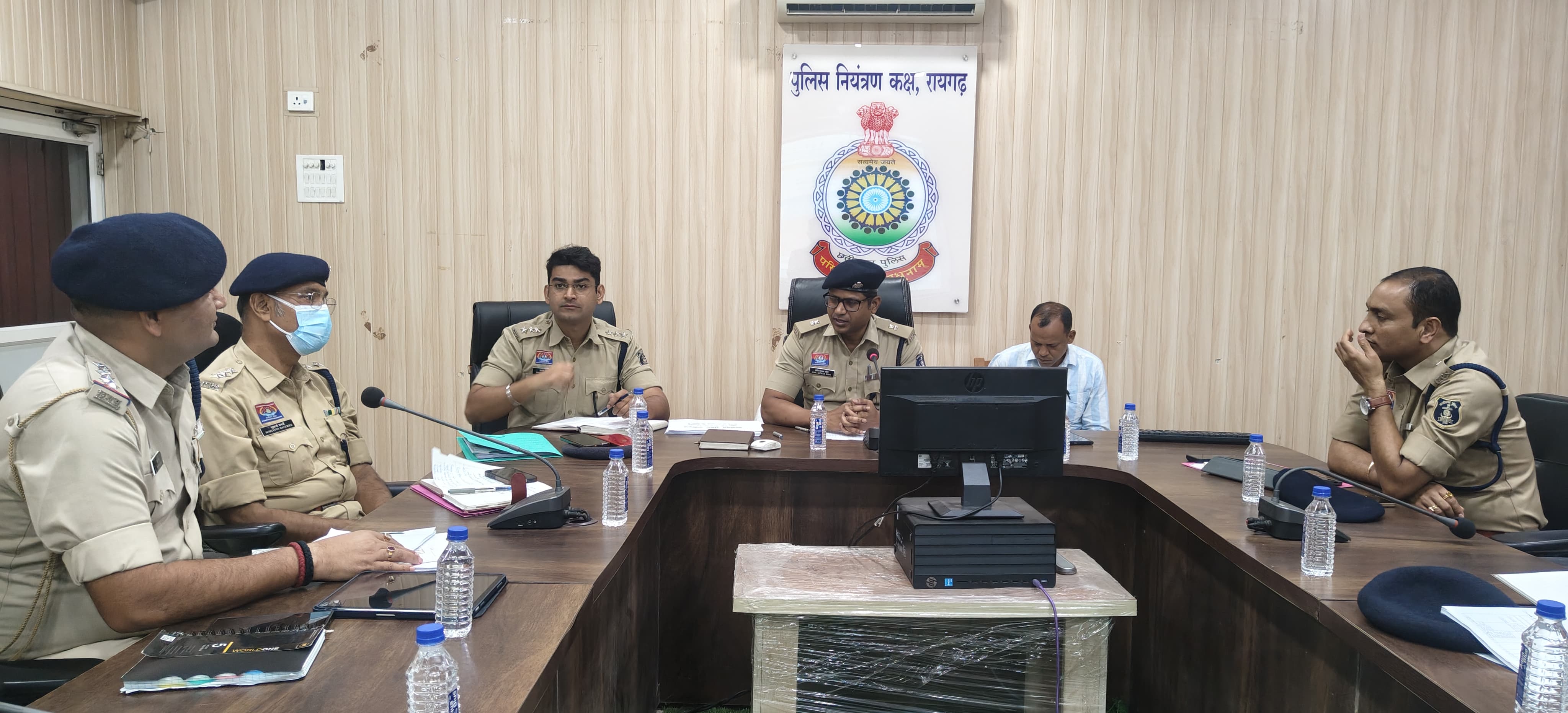 रायगढ़ में क्राइम मीटिंग: लंबित गंभीर अपराधों के जल्द निराकरण के निर्देश, सामान्य मामलों को 60 दिन में निपटाने पर जोर