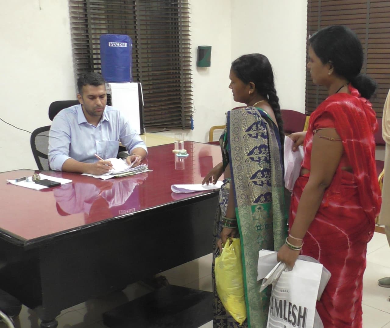 जनदर्शन में कलेक्टर ने सुनी आमजनों की समस्याएं, अधिकारियों को त्वरित निराकरण के दिए निर्देश