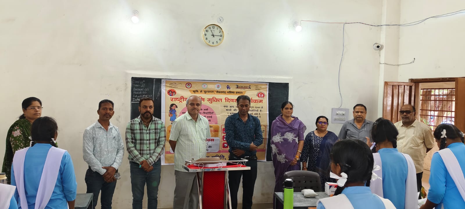 राष्ट्रीय कृमि मुक्ति दिवस पर बच्चों और किशोर-किशोरियों को खिलाई गई कृमिनाशक दवा ,01 से 19 वर्ष तक के बच्चों को दी जा रही एल्बेंडाजॉल की खुराक
