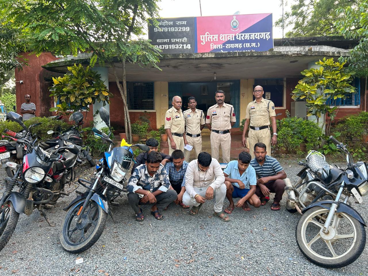 ऑपरेशन अंकुश के तहत धरमजयगढ़ पुलिस की बड़ी कार्रवाई, दो जुआ फड़ों पर दबिश देकर 6 जुआरी गिरफ्तार