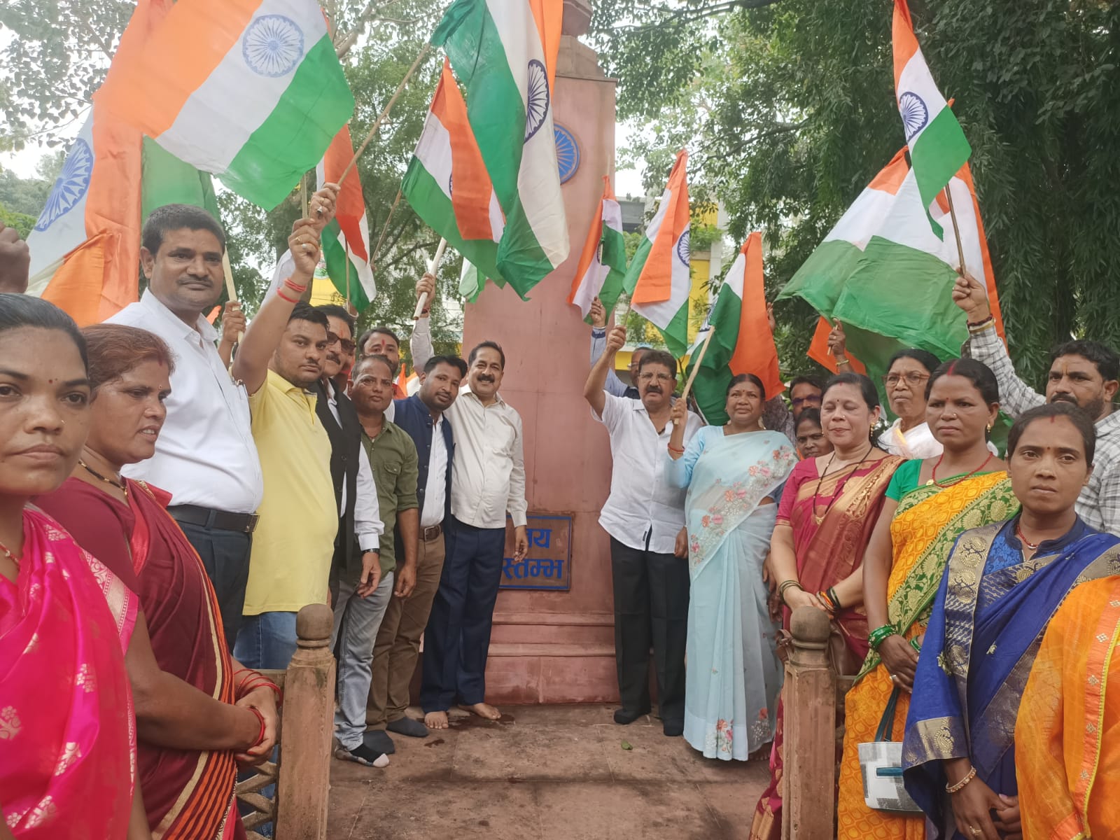 तिरंगा हाथों में, जुबां पर भारत माता की जय और दिल में राष्ट्रभक्ति&mdash;जशपुर जिले में भाजपा की भव्य तिरंगा यात्रा ने बनाया देशभक्ति का माहौल, तीनों विधानसभा क्षेत्रों के सभी मंडलों में कार्यकर्ताओं से लेकर स्कूली बच्चों तक दिखा जबरदस्त उत्साह