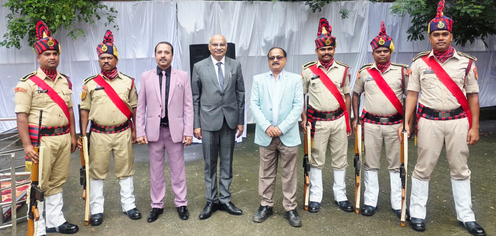 रायगढ़ जिला न्यायालय में गरिमामय ढंग से मनाया गया स्वतंत्रता दिवस,न्यायिक अधिकारियों, अधिवक्ताओं एवं कर्मचारियों ने राष्ट्र के प्रति कर्तव्यनिष्ठा और संविधान के मूल्यों के प्रति प्रतिबद्धता दोहराई