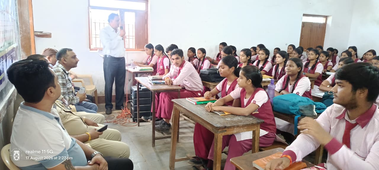 स्कूलों और छात्रावास में पहुंची पुलिस, 1080 विद्यार्थियों को दिया साइबर ठगी से बचने का पाठ