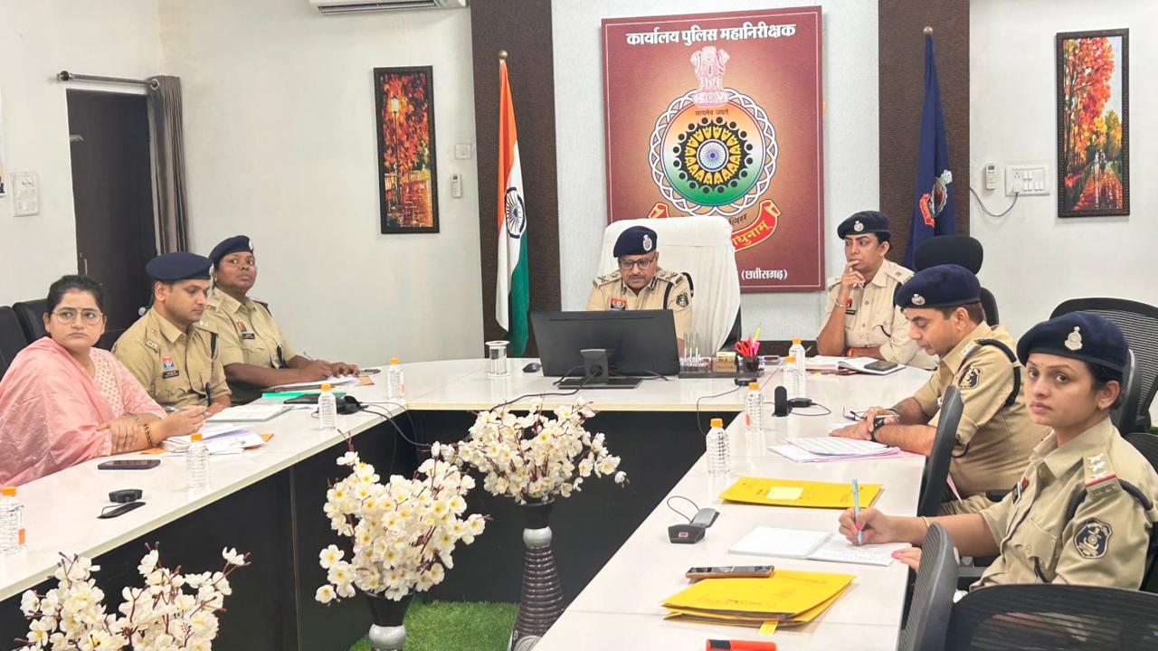 बिलासपुर रेंज में अपराध पर आईजी रामगोपाल गर्ग का बड़ा एक्शन प्लान, नए आपराधिक कानूनों के शत-प्रतिशत क्रियान्वयन से लेकर NDPS और गो-तस्करी के संगठित गिरोहों पर शिकंजा कसने के सख्त निर्देश