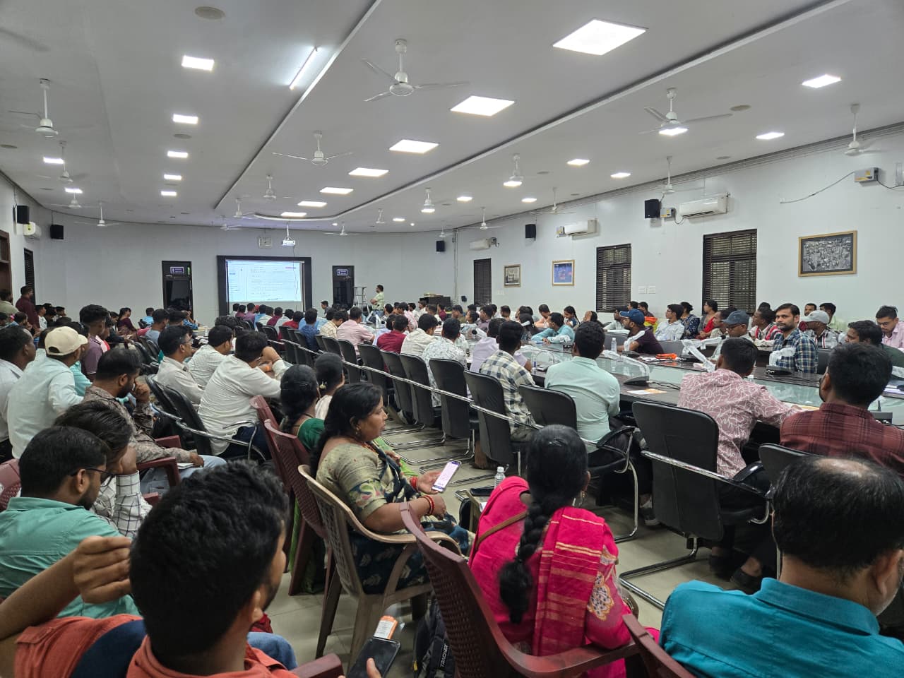 श्रमिक पंजीयन व ई-केवाईसी में तेजी के निर्देश, मोबाइल कैम्प में अनिवार्य रूप से उपस्थित रहेंगे सीएससी संचालक