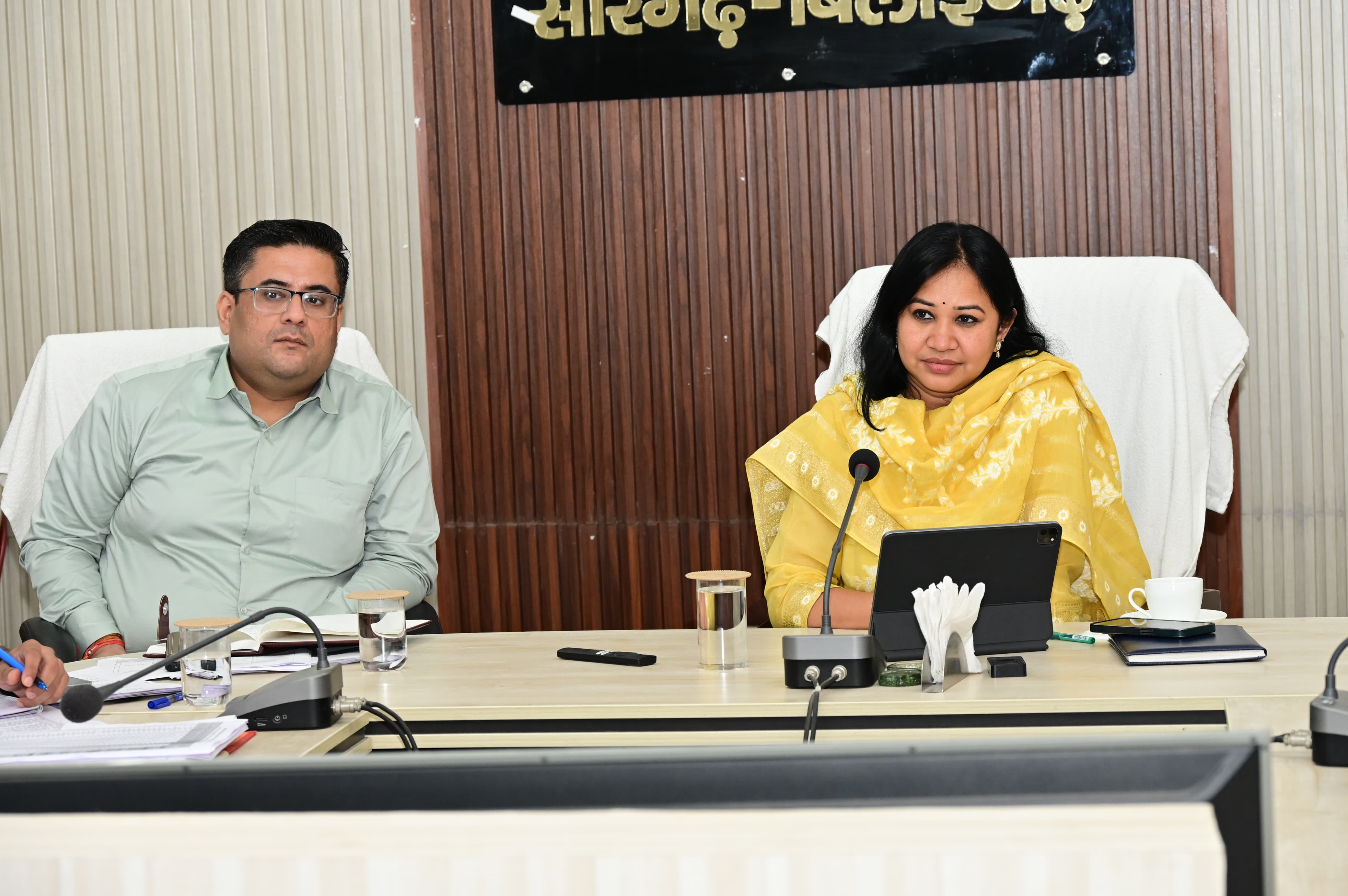 विकसित भारत जी राम जी योजना के कार्यों में तेजी लाएं, श्रमिकों की संख्या बढ़ाकर समय-सीमा में निर्माण कार्य करें पूर्ण &ndash; कलेक्टर पद्मिनी भोई साहू