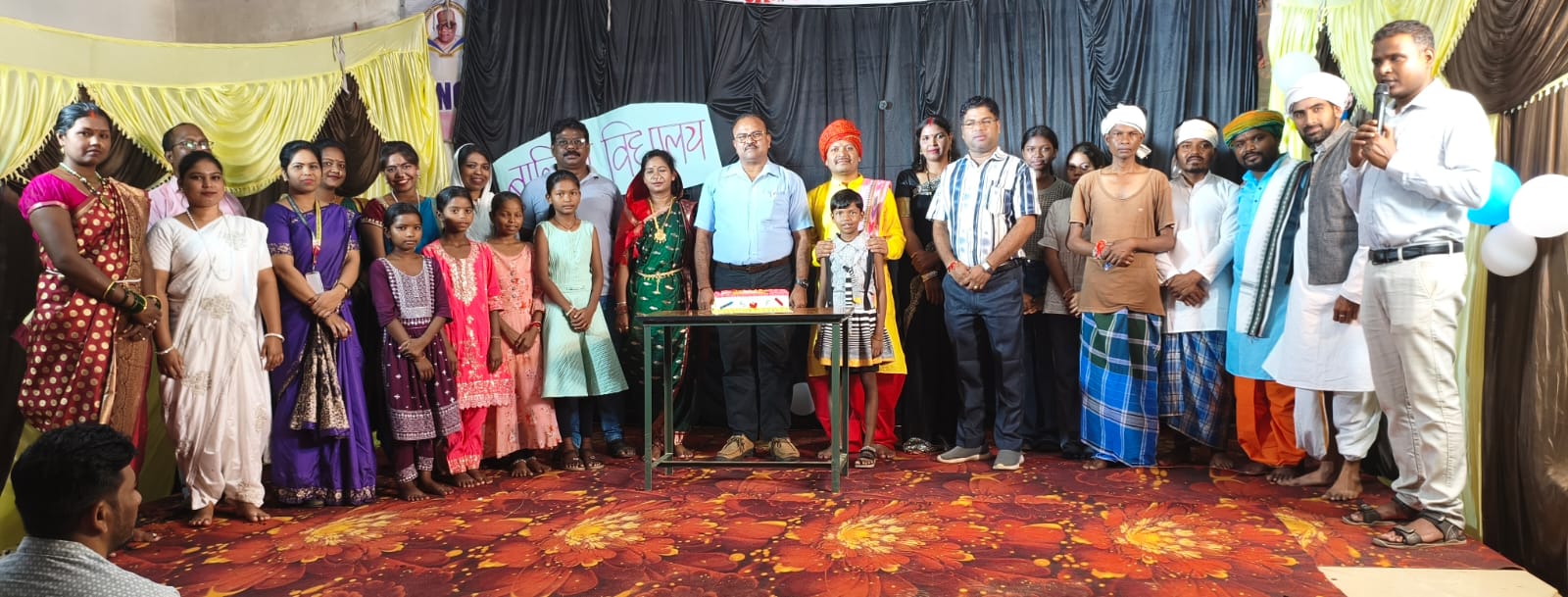 शिक्षक दिवस पर मनोरा में सजा यादों और प्रेरणा का मंच, ज्योतिबा फुले-सावित्री बाई फुले के जीवन पर नाटक ने मोहा मन