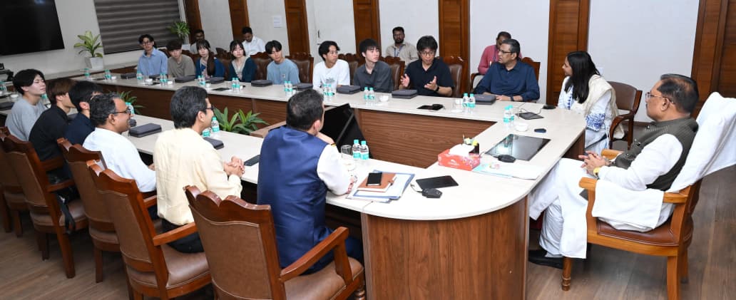 जापानी विद्यार्थियों से बोले मुख्यमंत्री साय&mdash;भारत-जापान के रिश्तों की जड़ें संस्कृति और आध्यात्मिक विरासत में, शिक्षा-तकनीक से खुलेंगे सहयोग के नए रास्ते